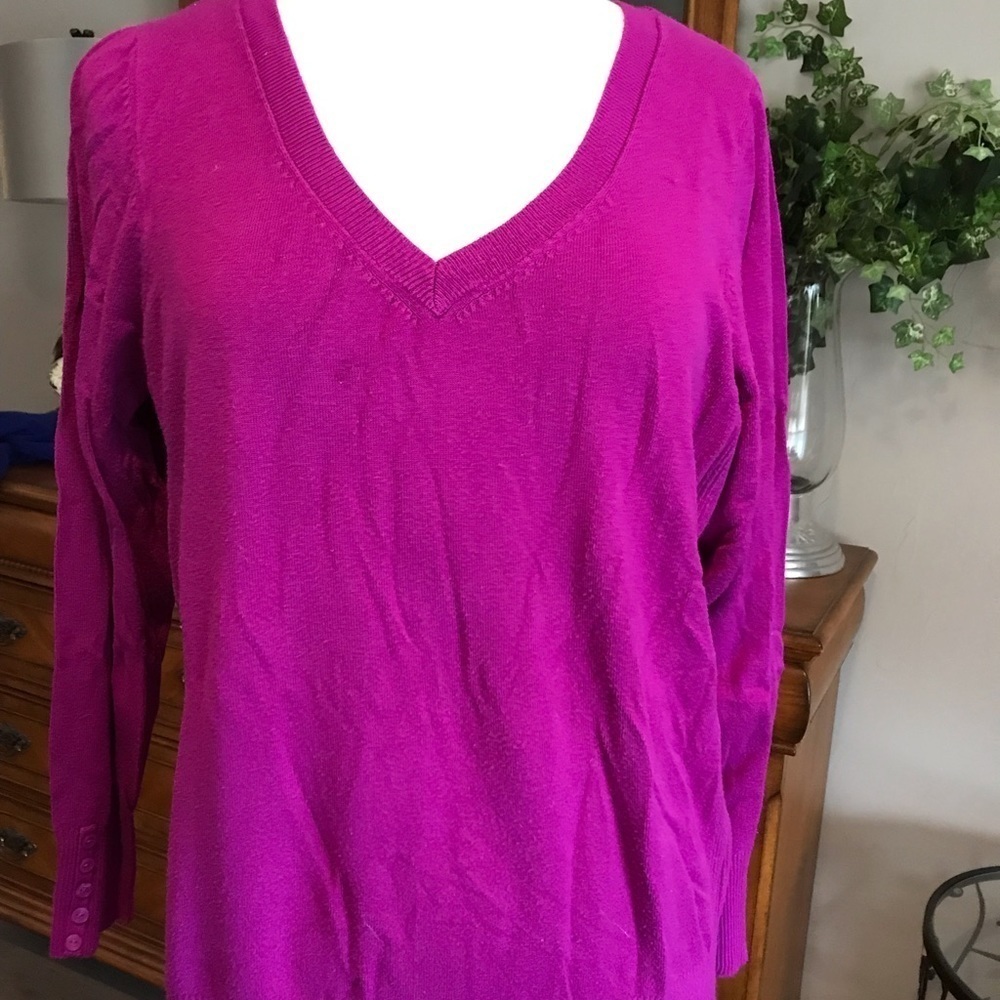 VNECK Sweater